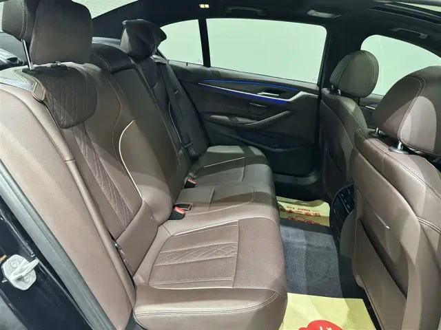 BMW 5 Series — Фото автомобиля 27