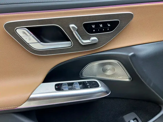 Mercedes-Benz E-Class — Фото автомобиля 14