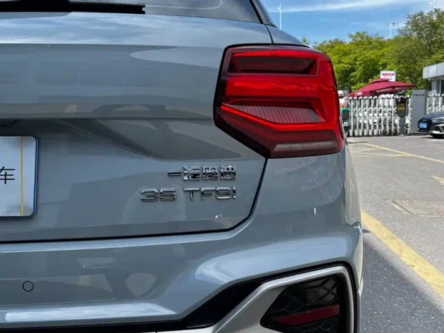 Audi Q2L — Фото автомобиля 21