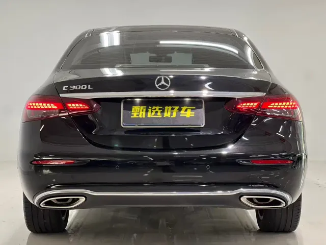 Mercedes-Benz E-Class — Фото автомобиля 9