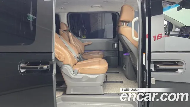 Hyundai Staria Staria 4WD Lounge 9 мест — Фото автомобиля 11