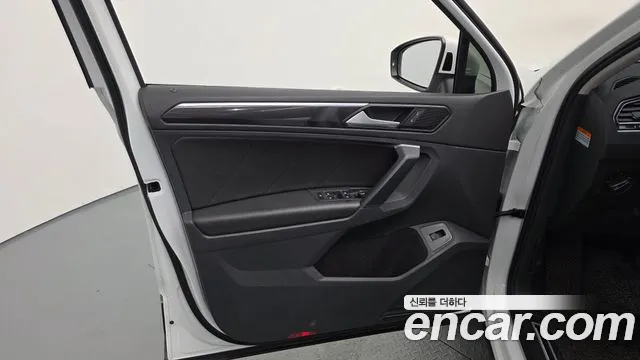 Volkswagen Tiguan Tiguan 2 поколение 2.0 TDI Prestige — Фото автомобиля 20