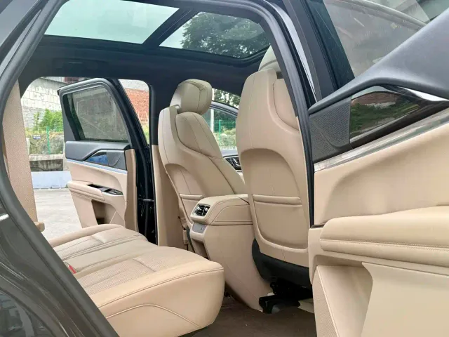 Cadillac XT5 — Фото автомобиля 9