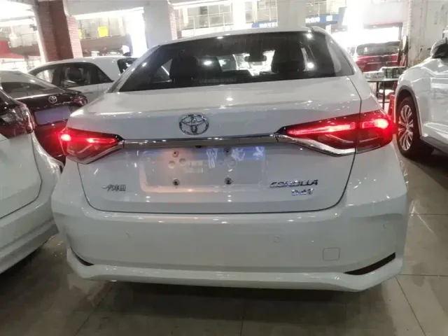 Toyota Corolla — Фото автомобиля 5