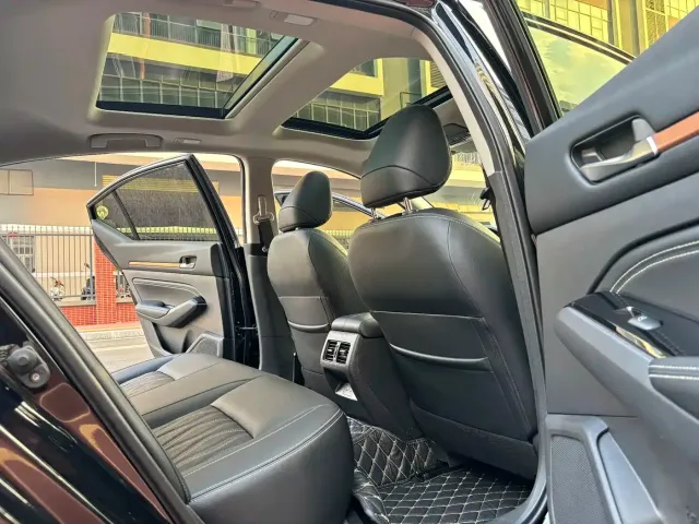 Nissan Teana — Фото автомобиля 13