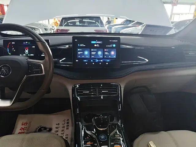 BYD Qin PLUS — Фото автомобиля 12