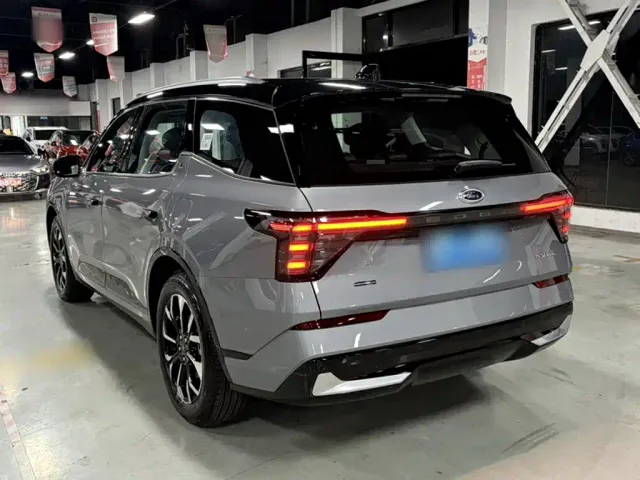 Ford Edge — Фото автомобиля 11