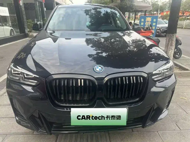 BMW iX3 — Фото автомобиля 2