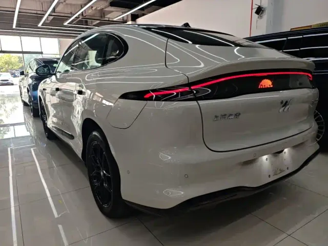 IM Motors LS6 — Фото автомобиля 4