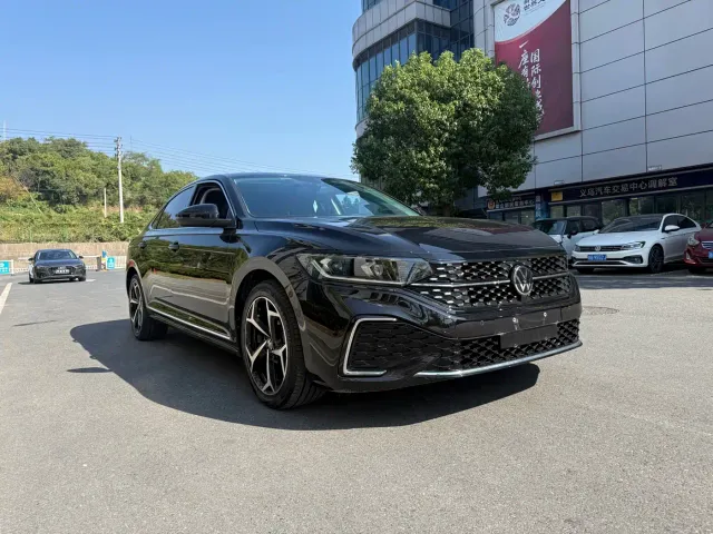 Volkswagen Passat — Фото автомобиля 5