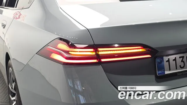 BMW 5 Series G60 — Фото автомобиля 8