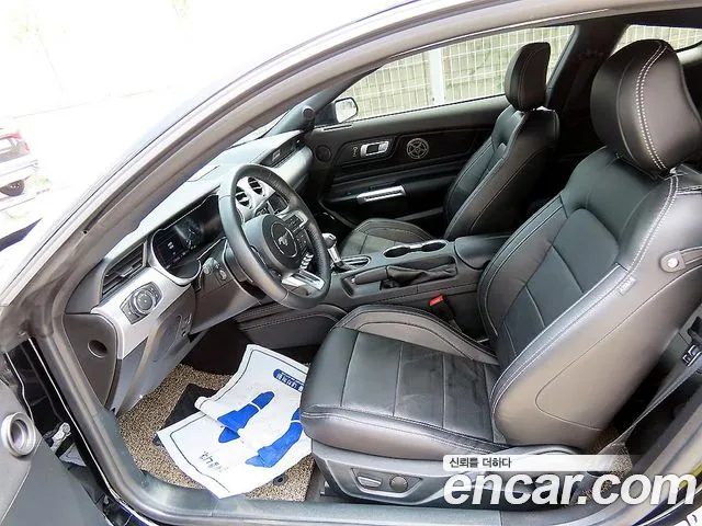 Ford Mustang — Фото автомобиля 5
