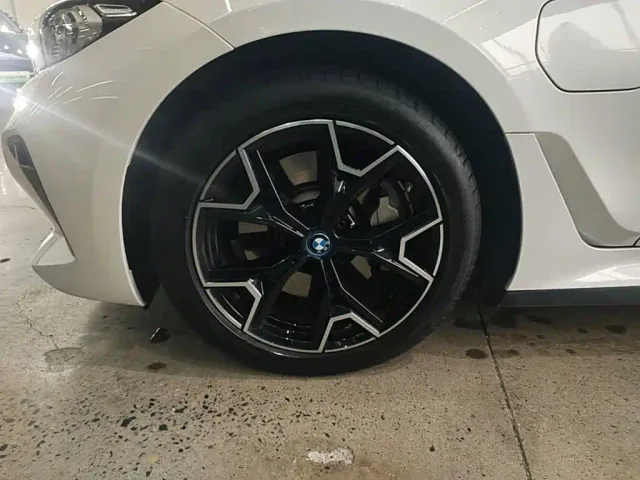 BMW i3 — Фото автомобиля 22