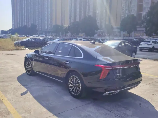 Hongqi H5 — Фото автомобиля 9