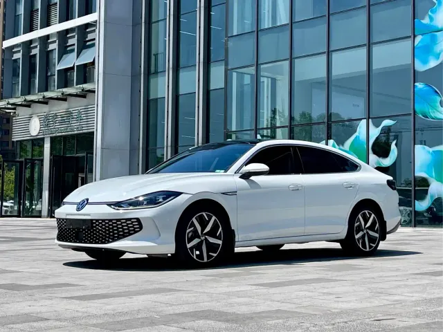Фотография автомобиля — Volkswagen Lamando