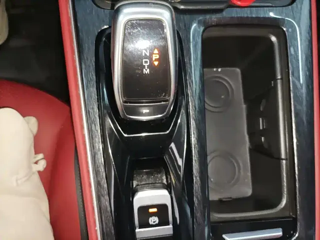 Dongfeng Yixuan MAX — Фото автомобиля 9