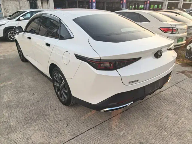 Changan Eado — Фото автомобиля 10