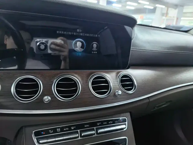 Mercedes-Benz E-Class — Фото автомобиля 5