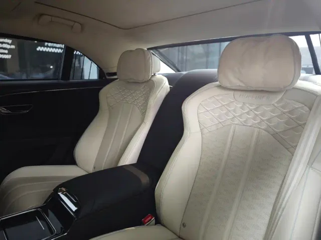 Bentley Flying Spur — Фото автомобиля 19