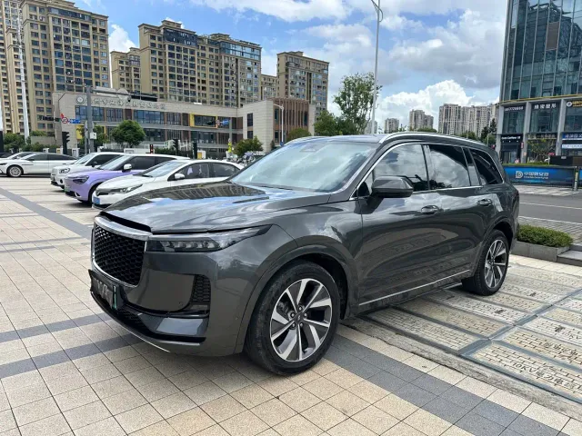 Li Auto ONE — Фото автомобиля 3
