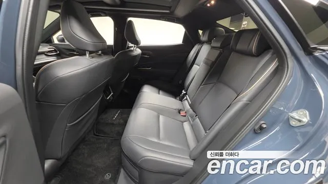 Toyota Crown — Фото автомобиля 11