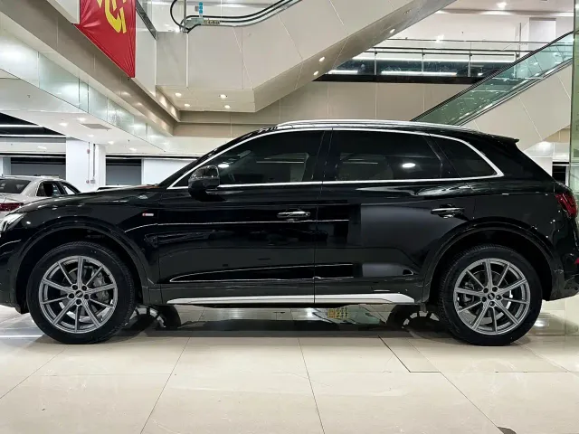 Audi Q5L — Фото автомобиля 3