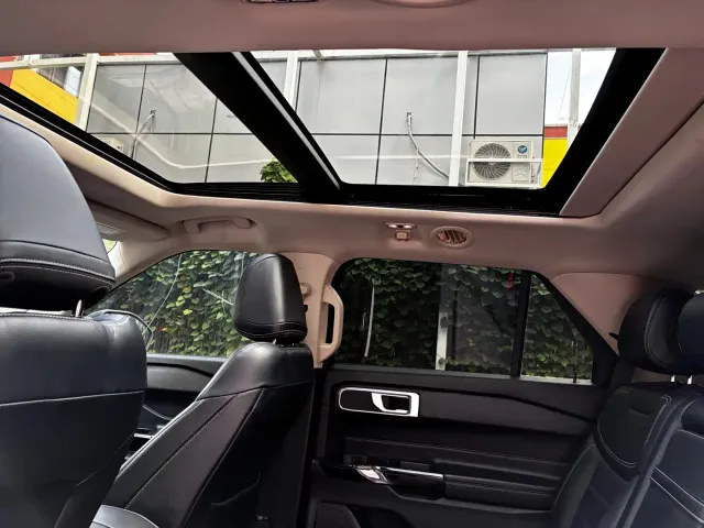 Ford Explorer — Фото автомобиля 16
