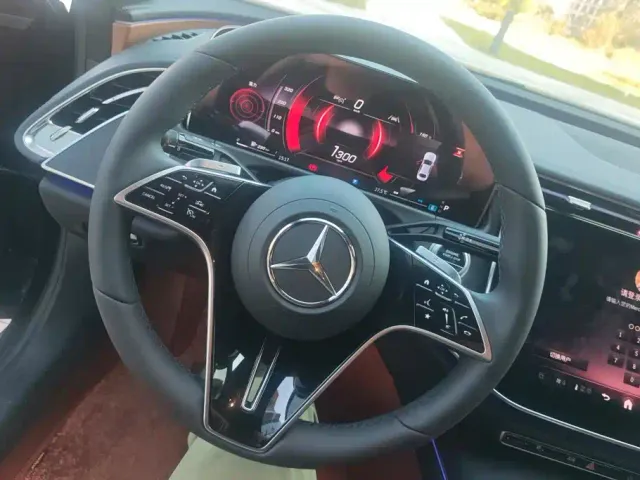 Mercedes-Benz E-Class — Фото автомобиля 15
