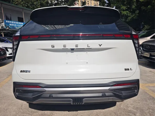 Geely Boyue L — Фото автомобиля 18