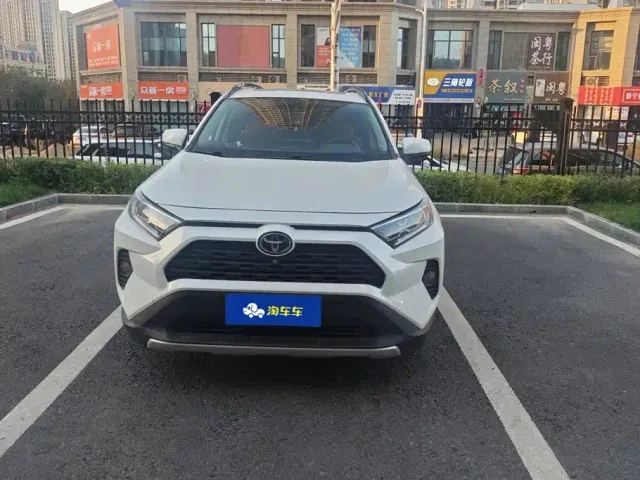 Toyota RAV4 — Фото автомобиля 2