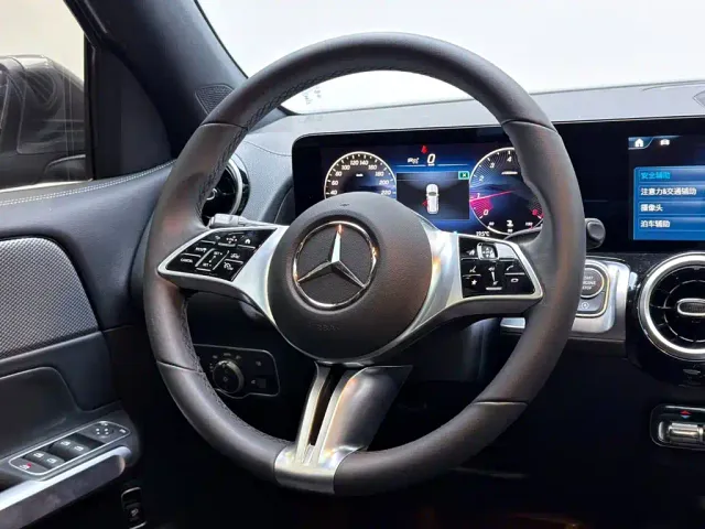 Mercedes-Benz GLB-Class — Фото автомобиля 10