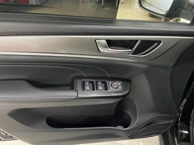 Haval M6 — Фото автомобиля 16