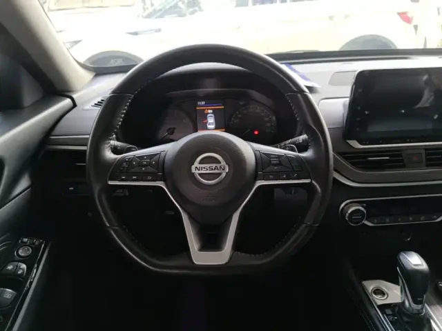 Nissan Teana — Фото автомобиля 10