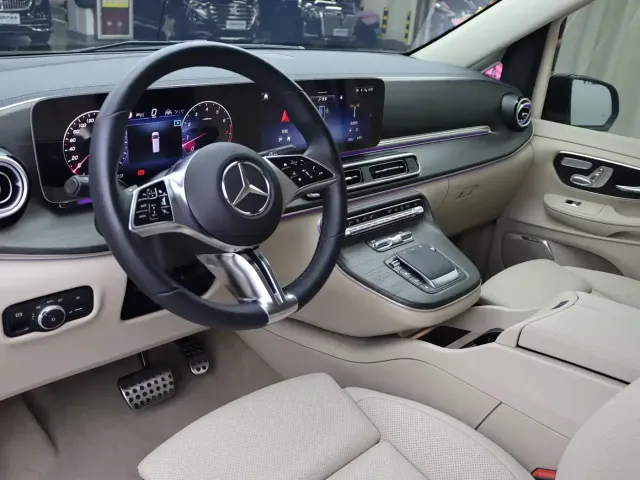 Mercedes-Benz V-Class — Фото автомобиля 6