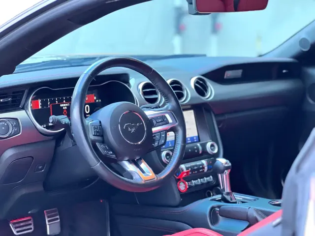 Ford Mustang — Фото автомобиля 5