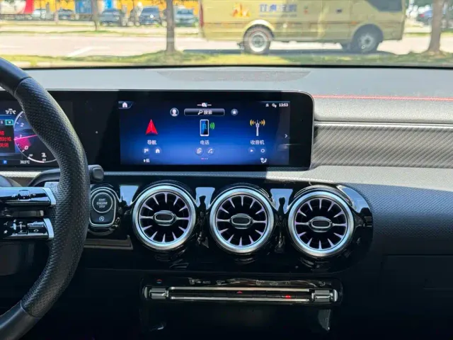 Mercedes-Benz A-Class — Фото автомобиля 15