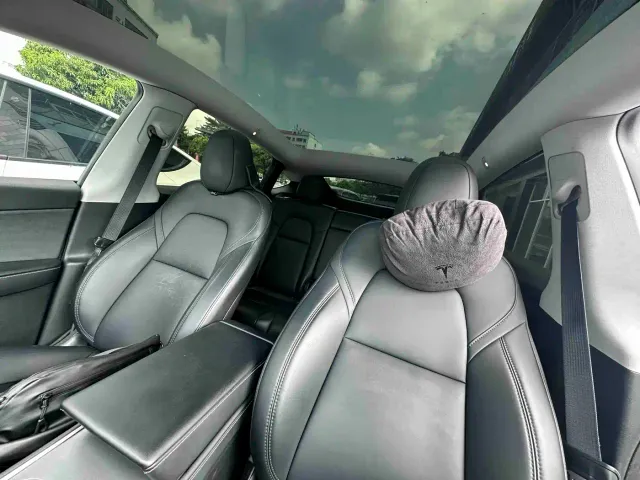 Tesla Model Y — Фото автомобиля 12
