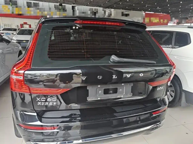 Volvo XC60 — Фото автомобиля 5