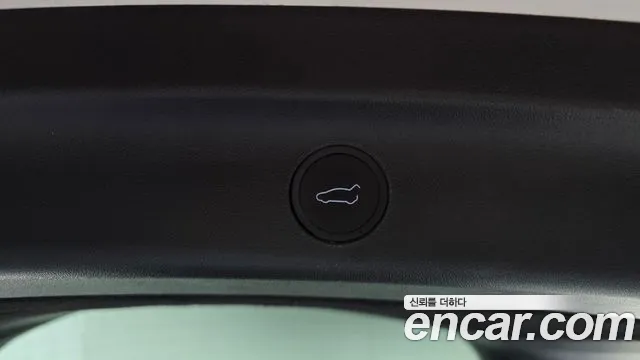 Tesla Model Y — Фото автомобиля 22