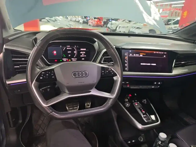 Audi Q4 e-tron — Фото автомобиля 9