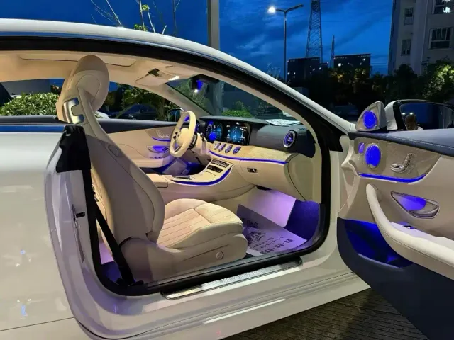 Mercedes-Benz E-Class — Фото автомобиля 6