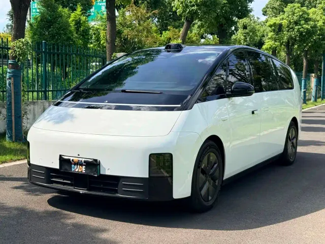 Фотография автомобиля — Li Auto MEGA