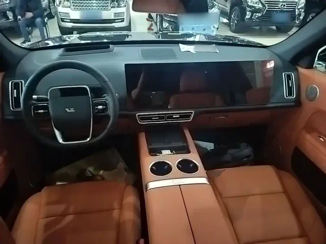 Li Auto L7 — Фото автомобиля 9