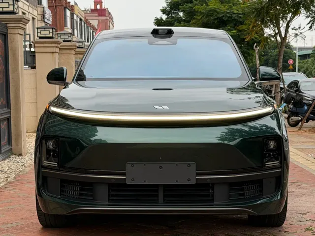 Li Auto L9 — Фото автомобиля 2