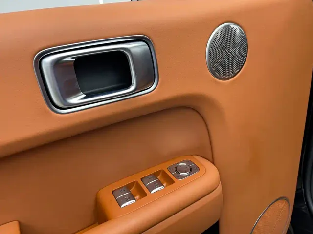 Li Auto L7 — Фото автомобиля 11