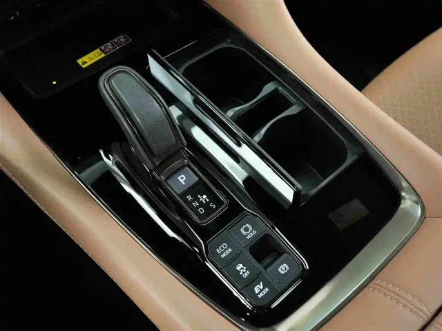 Toyota Alphard — Фото автомобиля 10