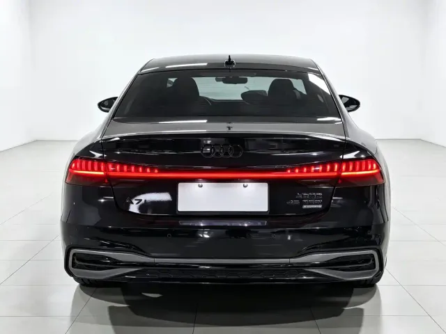 Audi A7L — Фото автомобиля 9