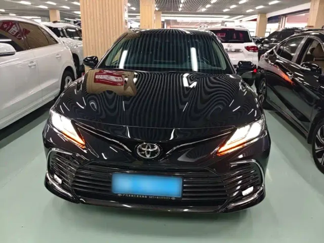 Toyota Camry — Фото автомобиля 2