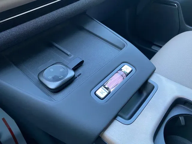 Volvo XC70 Plug-in Hybrid — Фото автомобиля 17