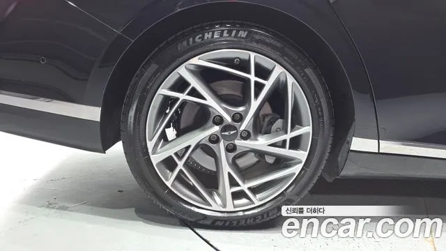 Genesis G90 Бензин 3.5 турбо AWD — Фото автомобиля 5